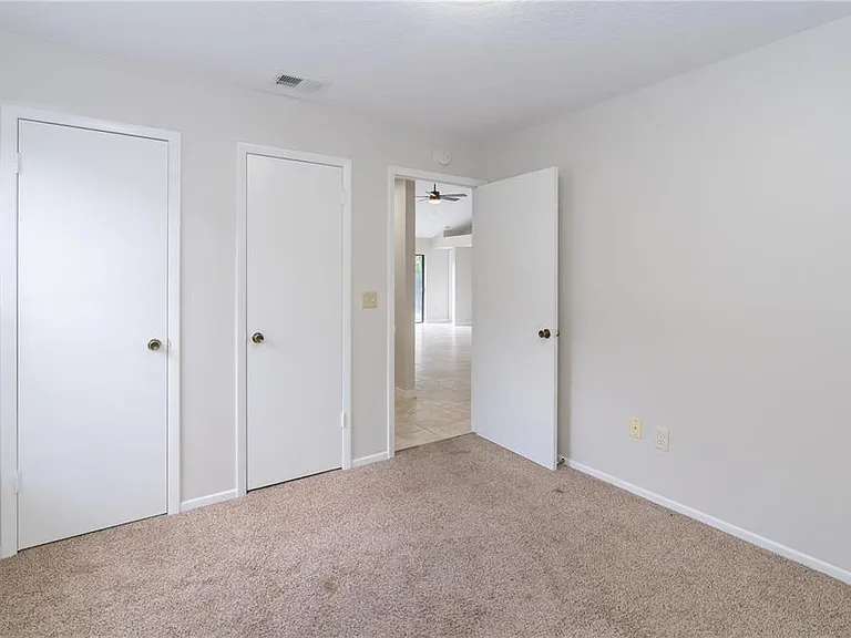 660 Holbrook Cir — Photo 9
