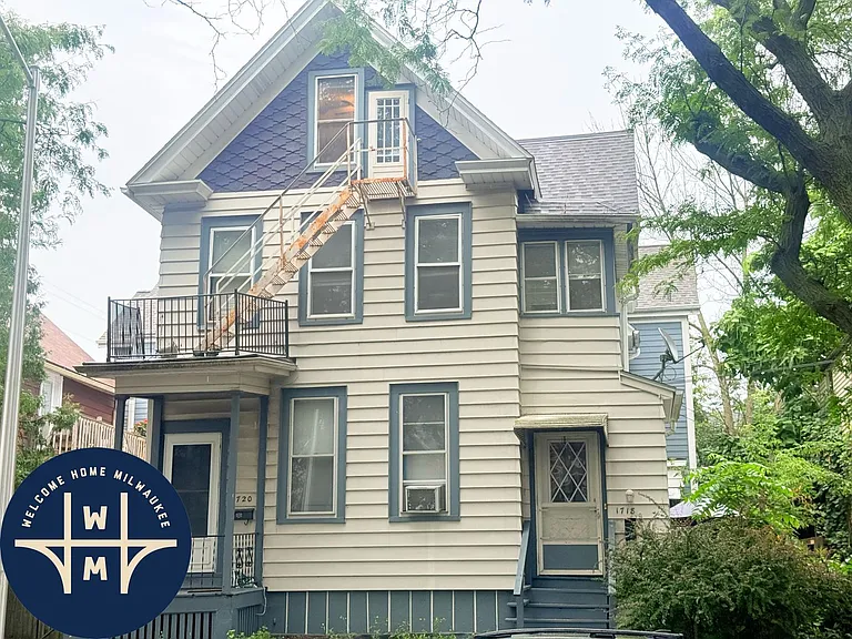 1720A N Astor St — Photo 1