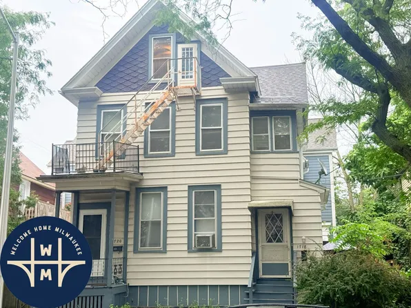 1720 N Astor St, Milwaukee, WI 53202