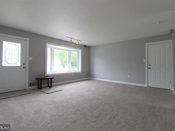 3rd image of 10311 Lomond Dr
