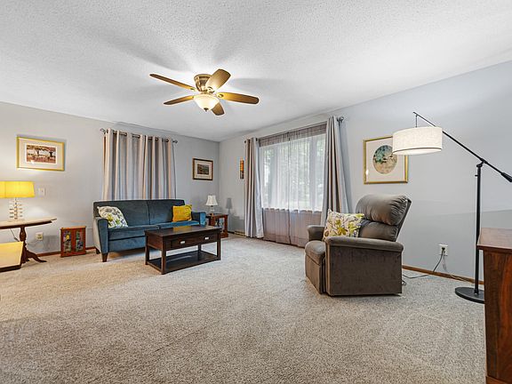 4th image of 307 8th Ave SE