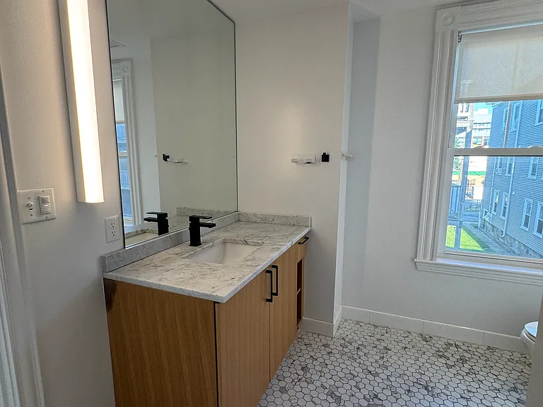 87 Gardner St — Photo 33