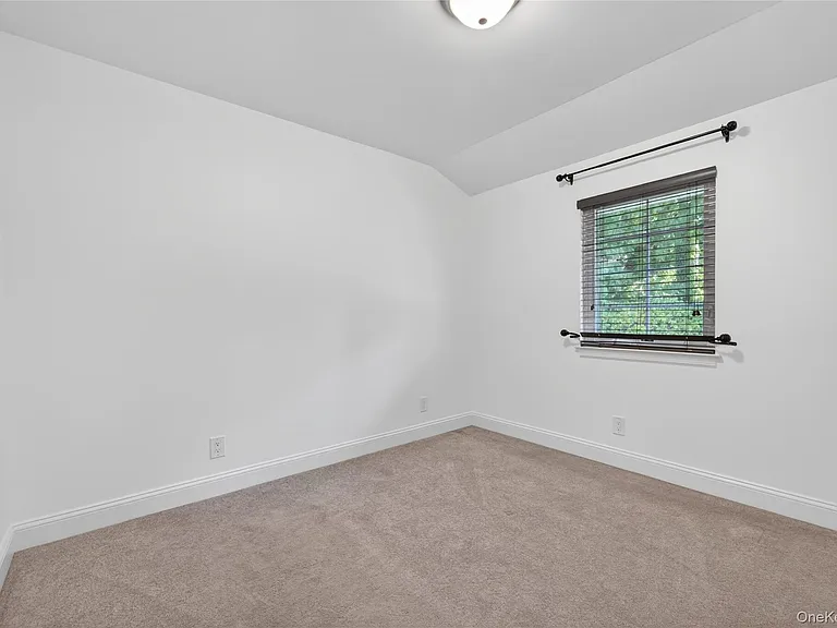 8 Lee Gray Ct — Photo 23