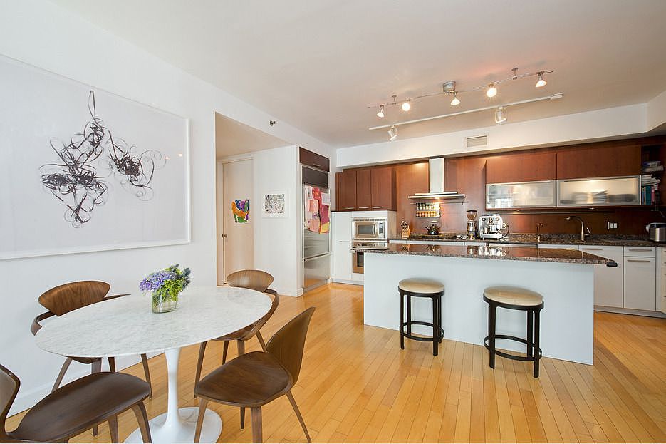 2nd image of 151 W 17th St APT 5G