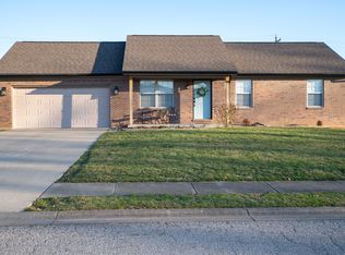 912 Sandstone Dr, Jeffersonville, IN 47130