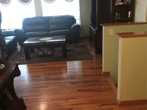 3rd image of 717 Rodgers Cir