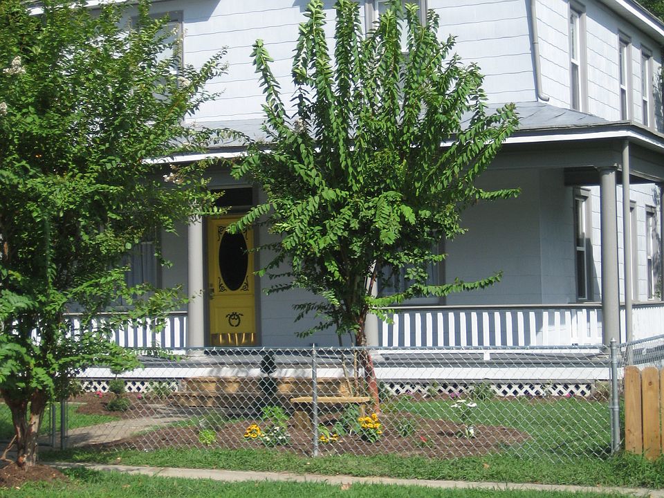 1st image of 2803 4th Ave