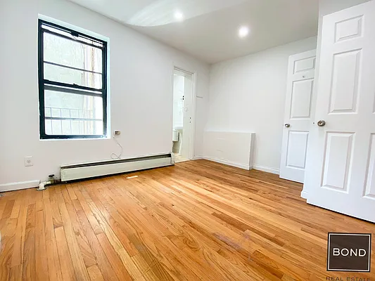 Rented by Bond New York | media 17