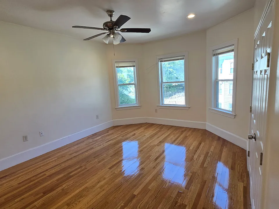 25 Angell St #3