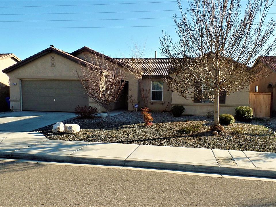 1st image of 16543 Jasmine St