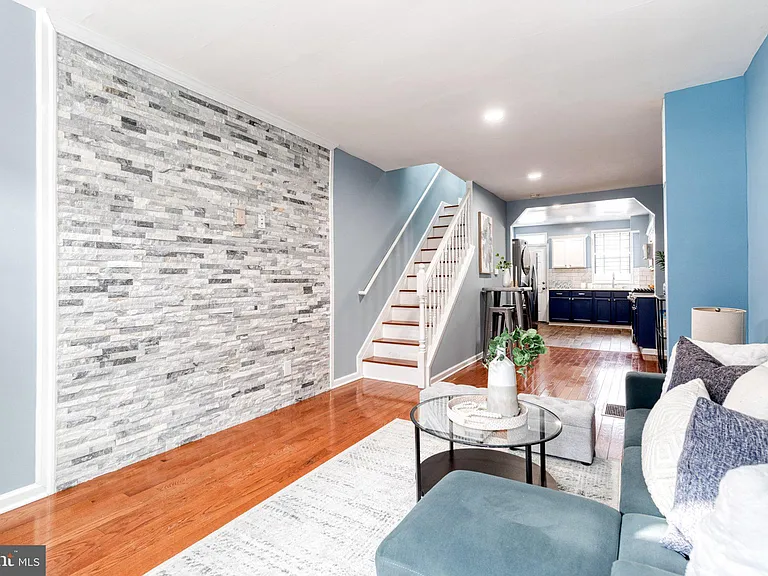 112 N Decker Ave — Photo 7