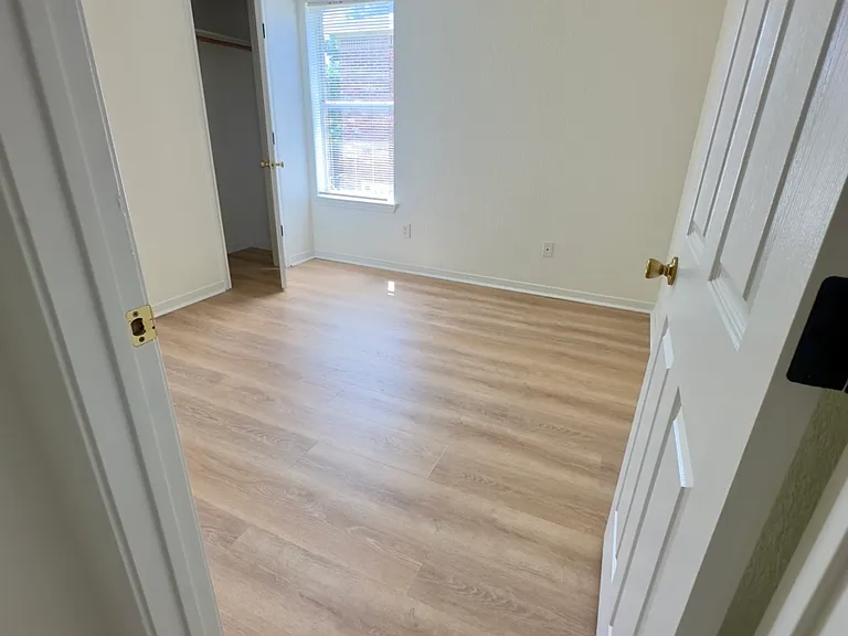 1602 Dugger Cir #D — Photo 9