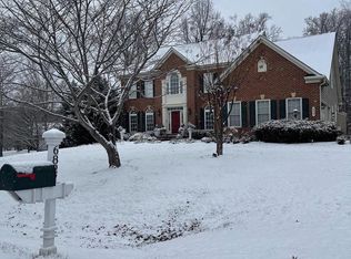 6827 Tanglewood Dr, Warrenton, VA 20187