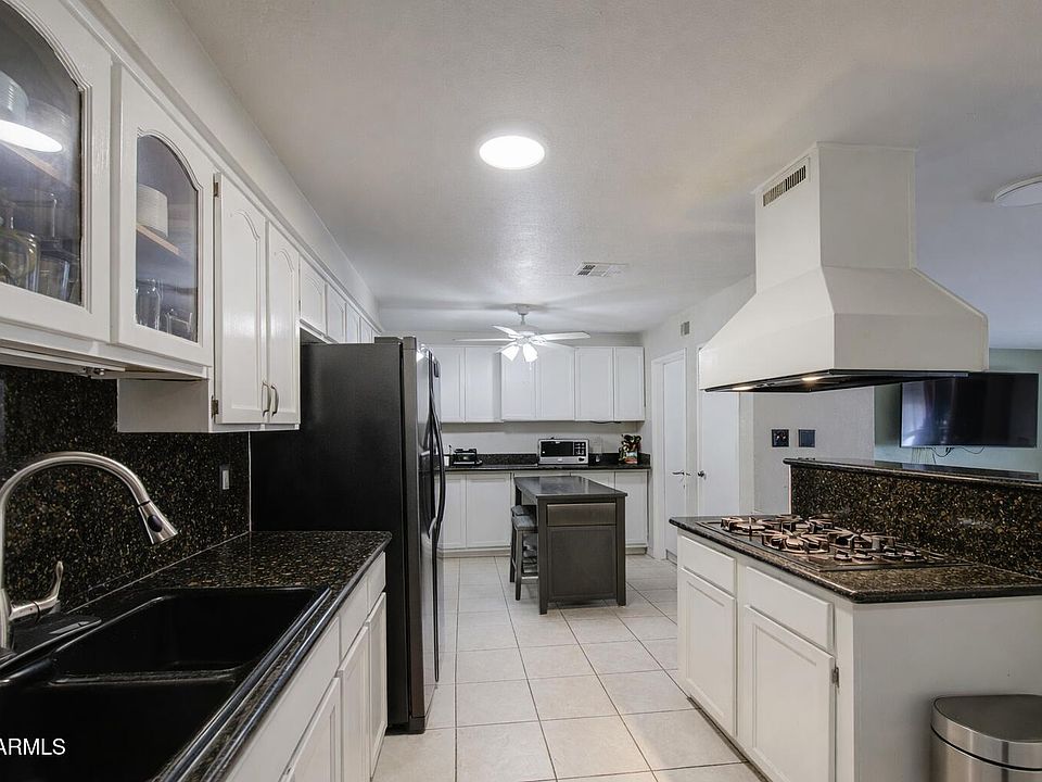 1st image of 3107 W MONTEBELLO Avenue