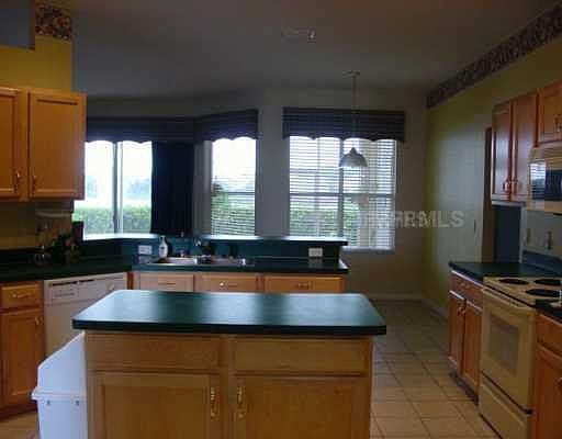 5th image of 216 Roscommon Ct