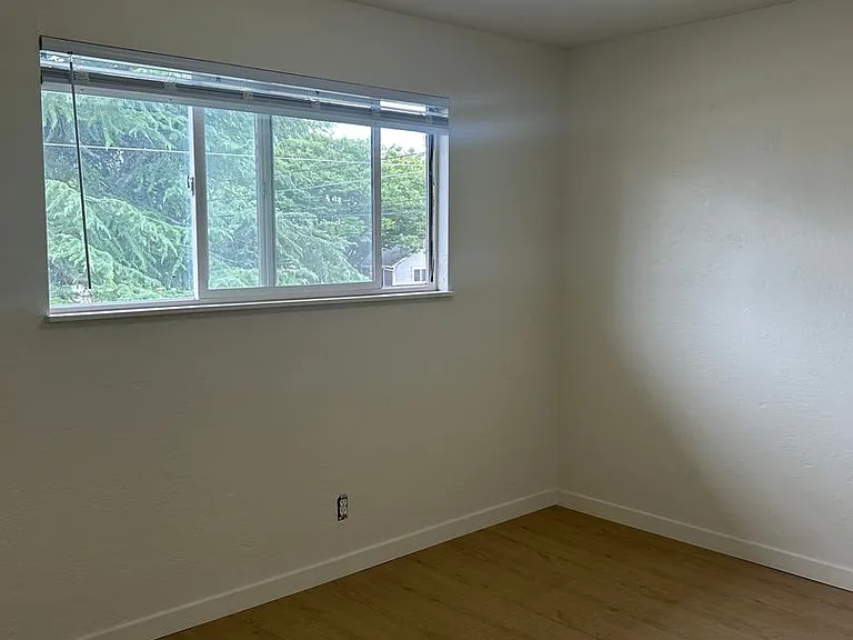 6508-2g - 725 Bennett Ave #1-12 — Photo 26