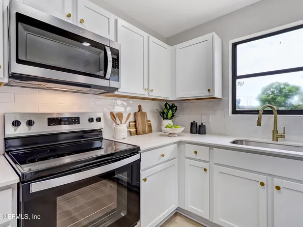 6652 SHADY OAK Drive, Jacksonville, FL 32277