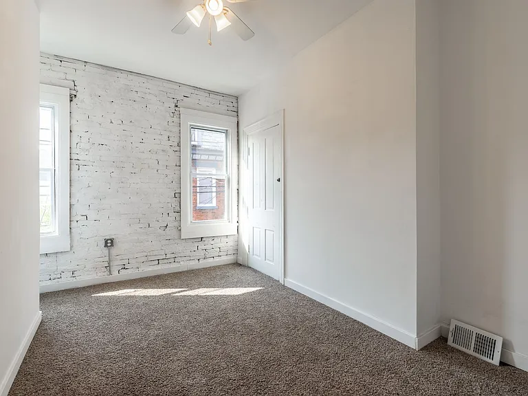 2205 Carey Way — Photo 11
