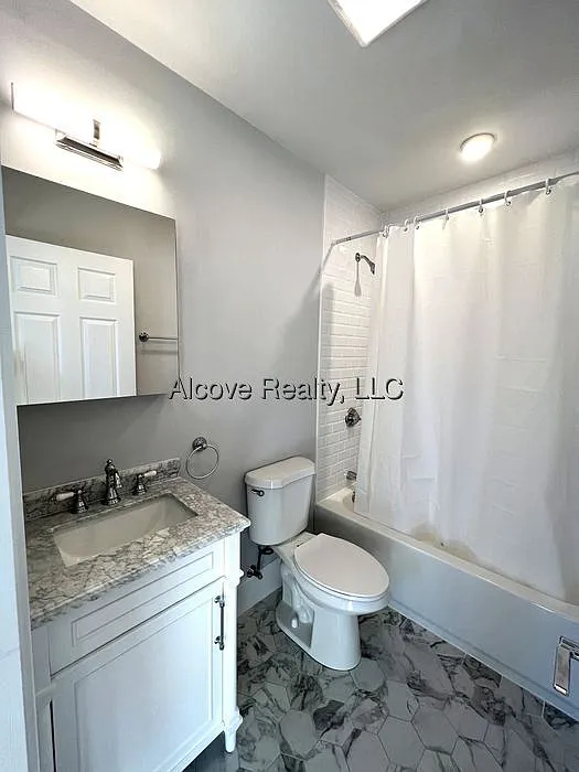 3 bed, 2.0 bath, $4,495 — Photo 2