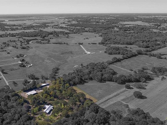 3rd image of 802 County Road 1330