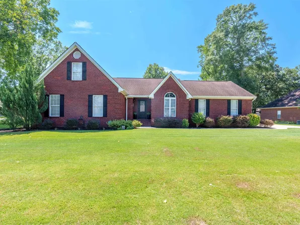 1806 Pleasant Dr, Muscle Shoals, AL 35661