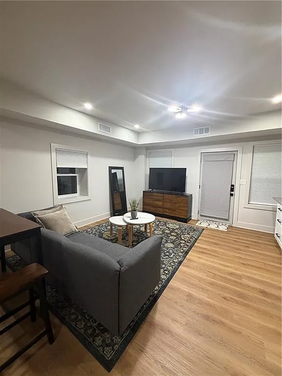 1 bed, 1.0 bath, 1000 sqft, $1,500 — Photo 3