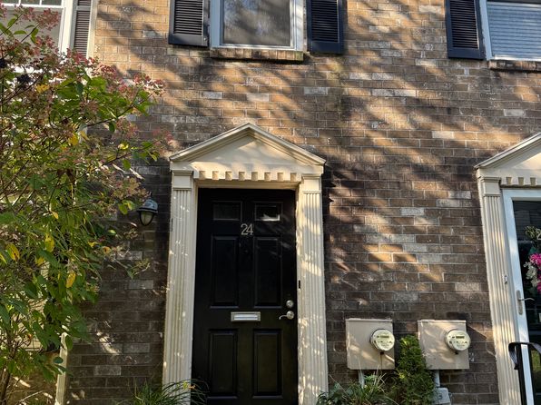 24 Yorktown Ct