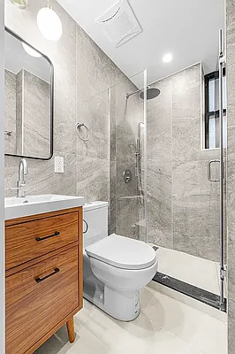 Bathroom, photo 1