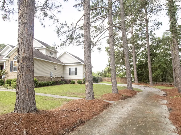 1008 Houndsbark Ct — Photo 3