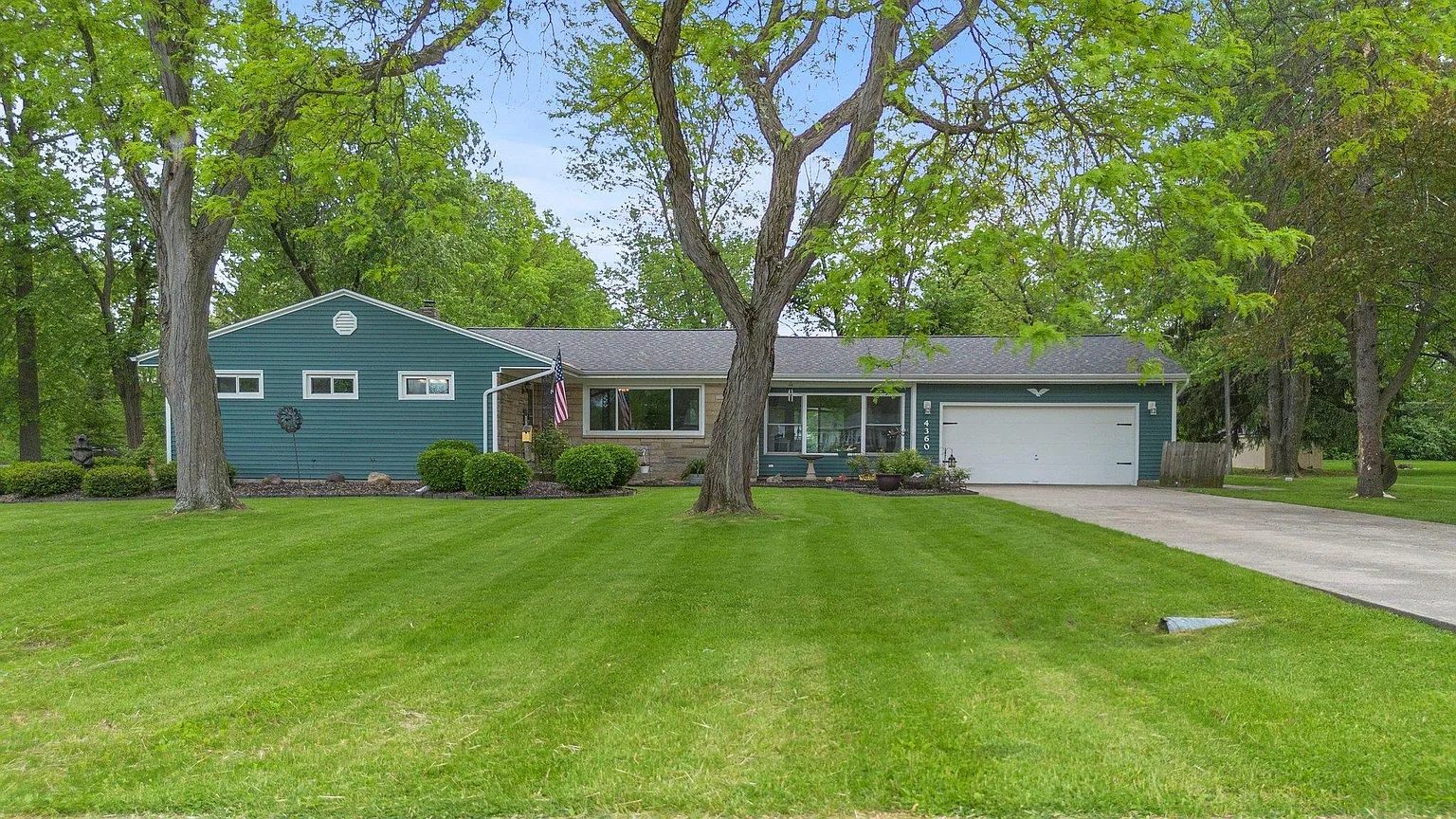 4360 Albert Dr photo 1