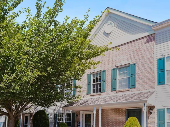 4003 Creekside Ct, Warrington, PA 18976