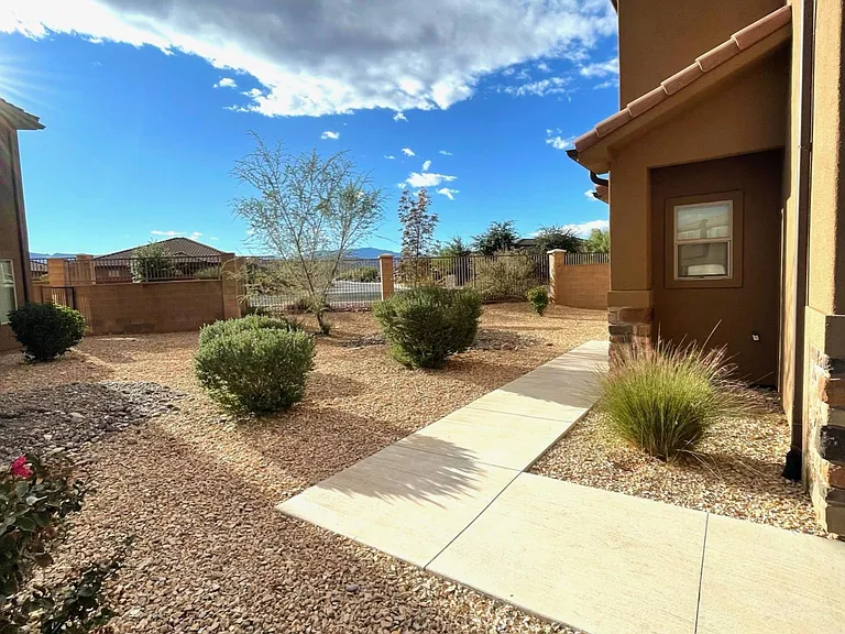 2521 Bella Vista Dr — Photo 4