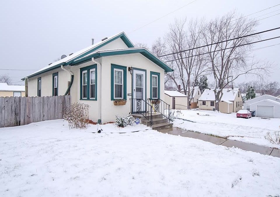 1st image of 615 36th Ave N