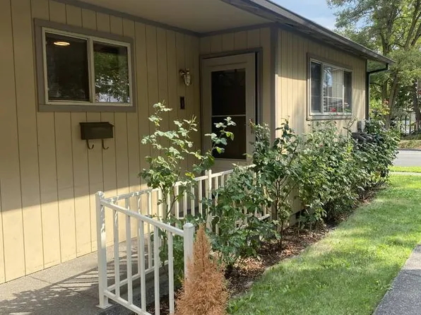 306 NE D St #1, Grants Pass, OR 97526