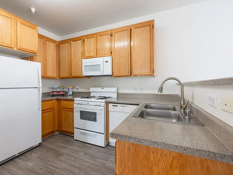 Cheyenne Villas — Photo 11