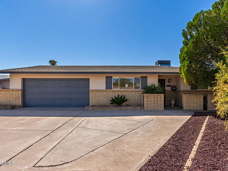 2311 W Del Oro Cir — Photo 3