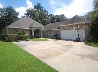 425 Choctaw Dr, Abita Springs, LA 70420