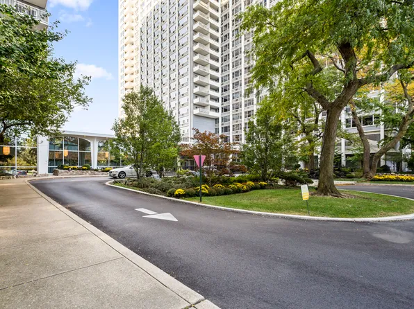 4250 N Marine Dr APT 322, Chicago, IL 60613