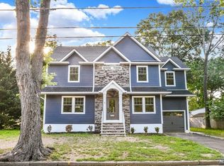 5 Van Ct, Waldwick, NJ 07463