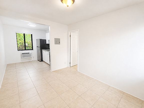 3rd image of 2238 Fillmore St #9