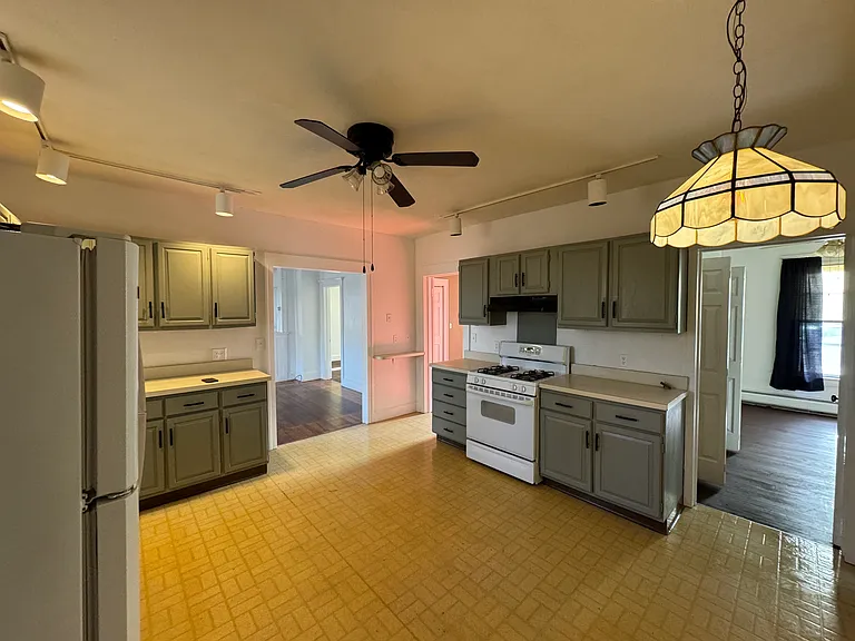 11 Turner Ave #1 — Photo 3