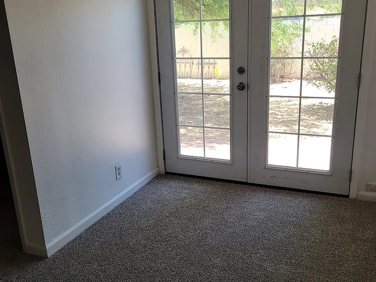 3201 W Christy Dr — Photo 6