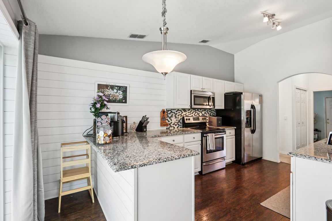 SE 164th Pl-S1807-012.jpg