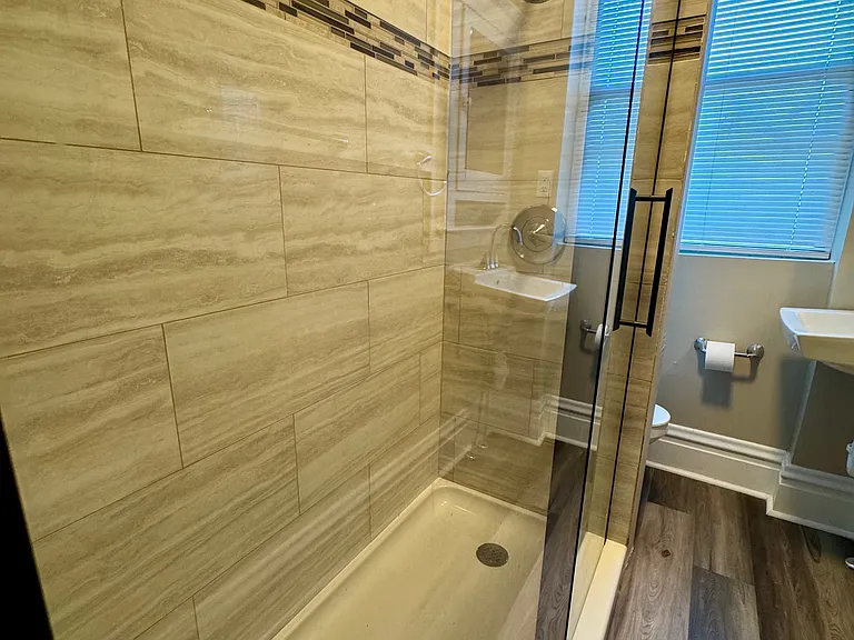 4139 Lafayette Ave #1W — Photo 9