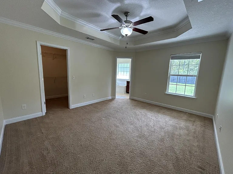 1115 Creekside Cir — Photo 6