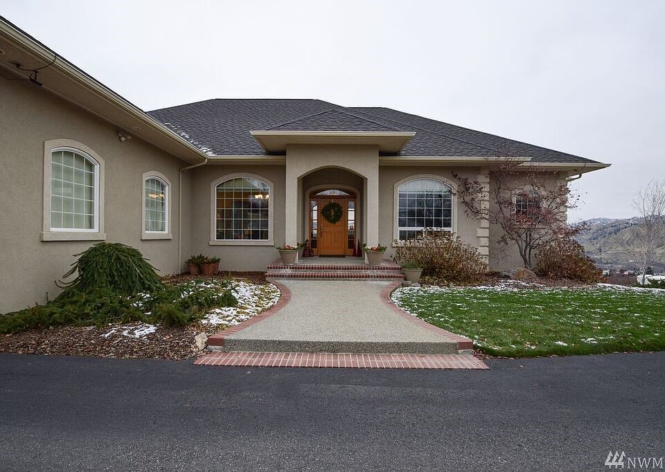 1st image of 5125 Vista Heights Pl