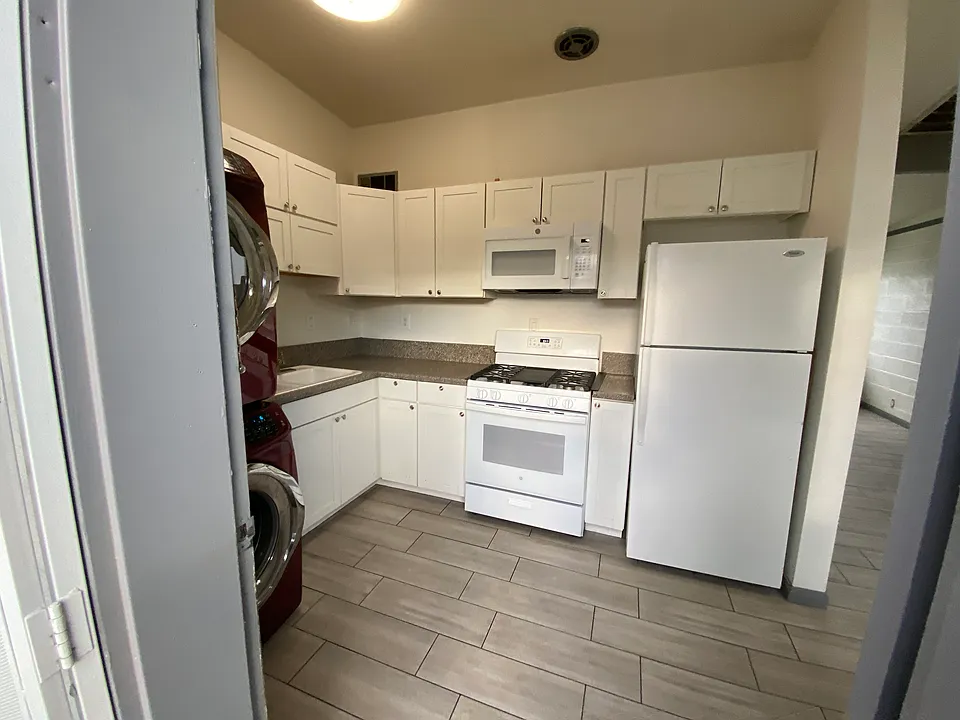 1206 E Saint Louis Ave