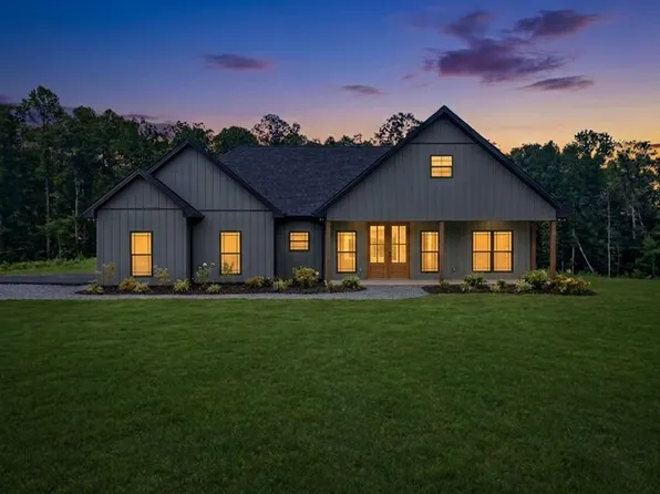 1458 Taylor Place Rd, Jamestown, TN 38556
