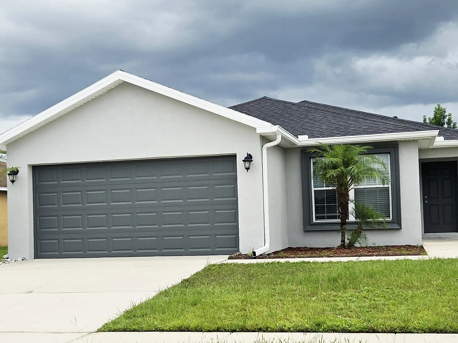 3 bed, 1298 sqft, $2,200 — Photo 2