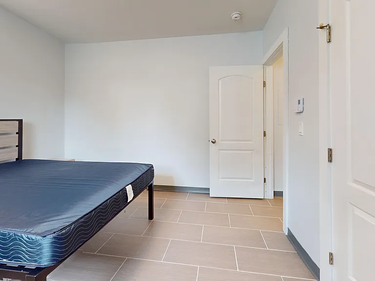 245 Whitney Ave #2L — Photo 16